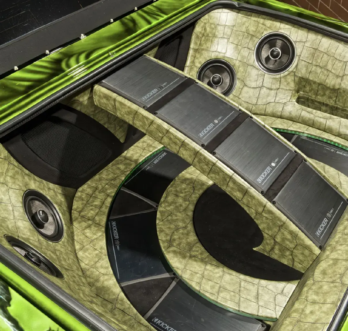 car audio speaker detail by Spade Kreations Cincinnati OH
